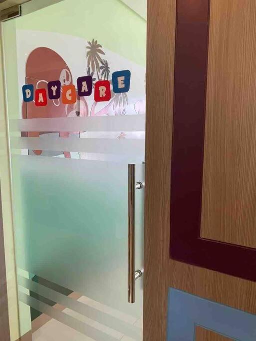 1Br With Extra Room At One Regis- Megaworld バコロ エクステリア 写真