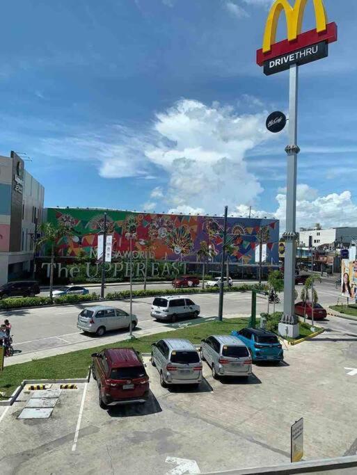 1Br With Extra Room At One Regis- Megaworld バコロ エクステリア 写真