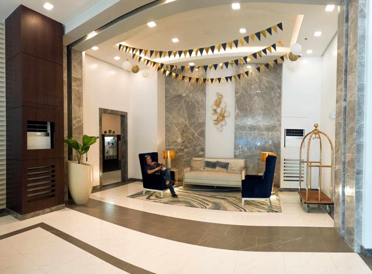 1Br With Extra Room At One Regis- Megaworld バコロ エクステリア 写真
