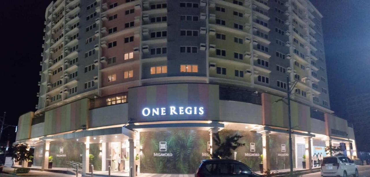 1Br With Extra Room At One Regis- Megaworld バコロ エクステリア 写真
