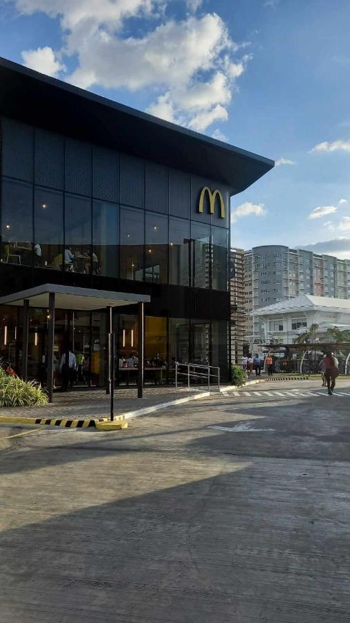 1Br With Extra Room At One Regis- Megaworld バコロ エクステリア 写真