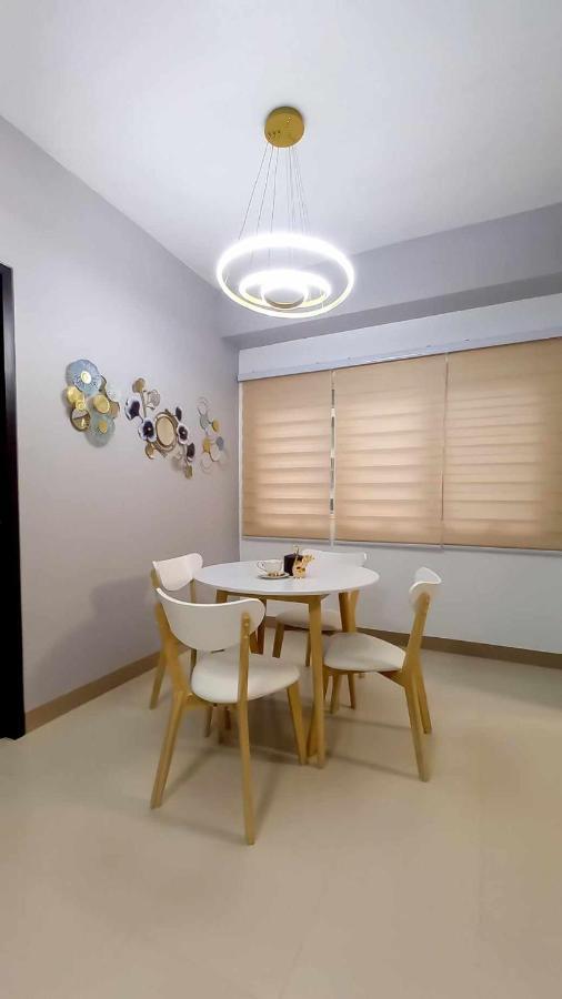 1Br With Extra Room At One Regis- Megaworld バコロ エクステリア 写真